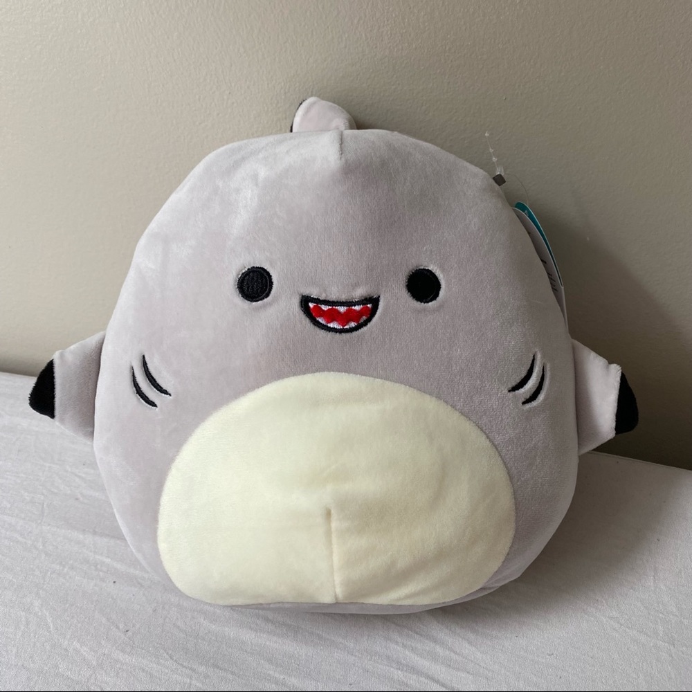 gordon the shark 8” squishmallow NWT